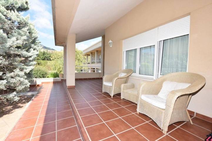 Albergue para 18 personas, con piscina además de vistas y jardín, Se admiten mascotas en Condado de Cocentaina - 2