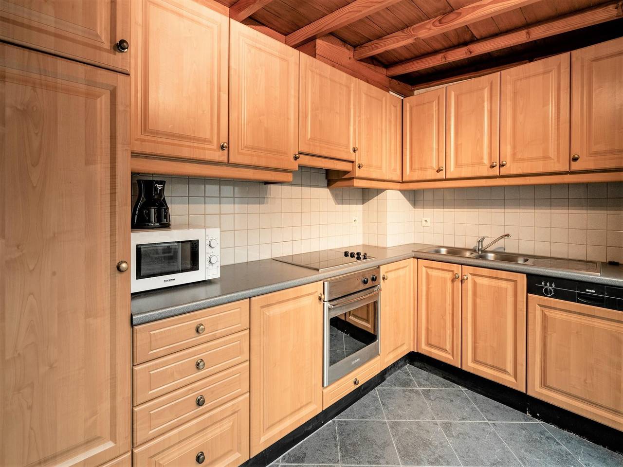 Entire apartment, Deluxe Capital Street Stay for 12 in Antwerp, Antwerp region
