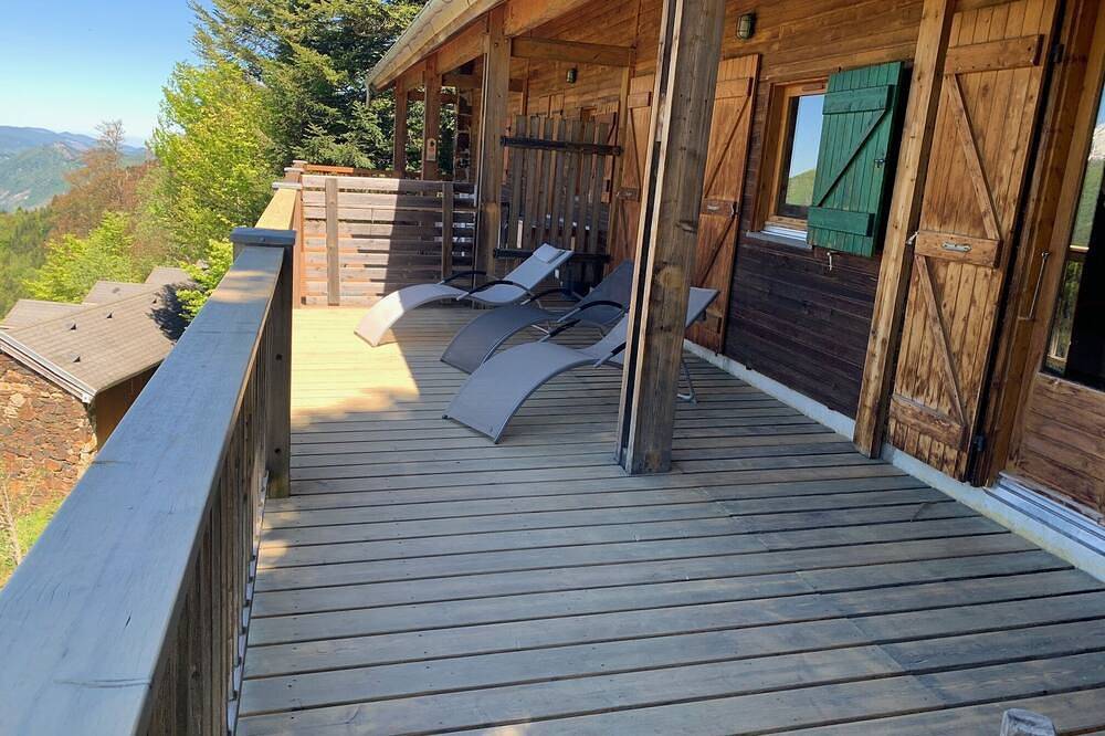 Ganze Wohnung, 4 Chambres: 85 m2 + 35 m2 de Terrasse sur les Pistes: de 8 a 12 Personnes in Ustou, Parc naturel régional des Pyrénées ariégeoises