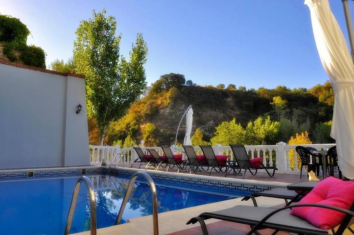 Hotel für 2 Personen, mit Ausblick und Pool sowie Terrasse und Garten - 1