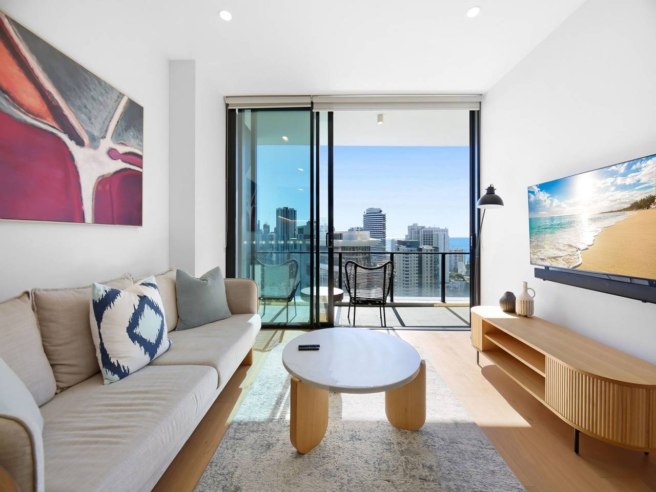 Hel lejlighed, Elegant 2-Bed Broadbeach Hotel with Ocean View in Broadbeach, Queensland