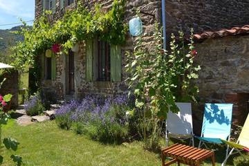 Location de vacances pour 4 personnes, avec jardin et terrasse, animaux acceptés à Villeneuve-d'Allier