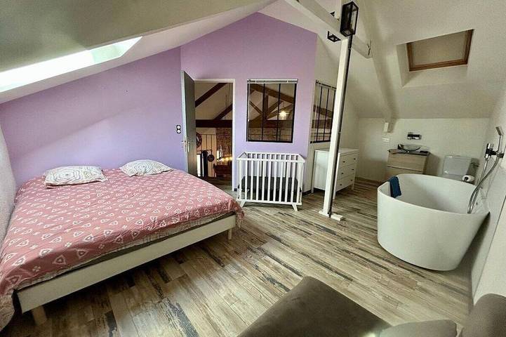 Gîte pour 8 personnes, avec terrasse et jacuzzi ainsi que piscine et jardin, animaux acceptés à Lurs - 4