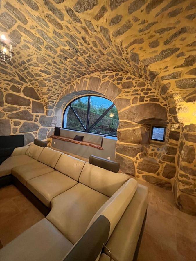 Location de vacances pour 12 personnes, avec piscine ainsi que jardin et vue dans Lunac - 4