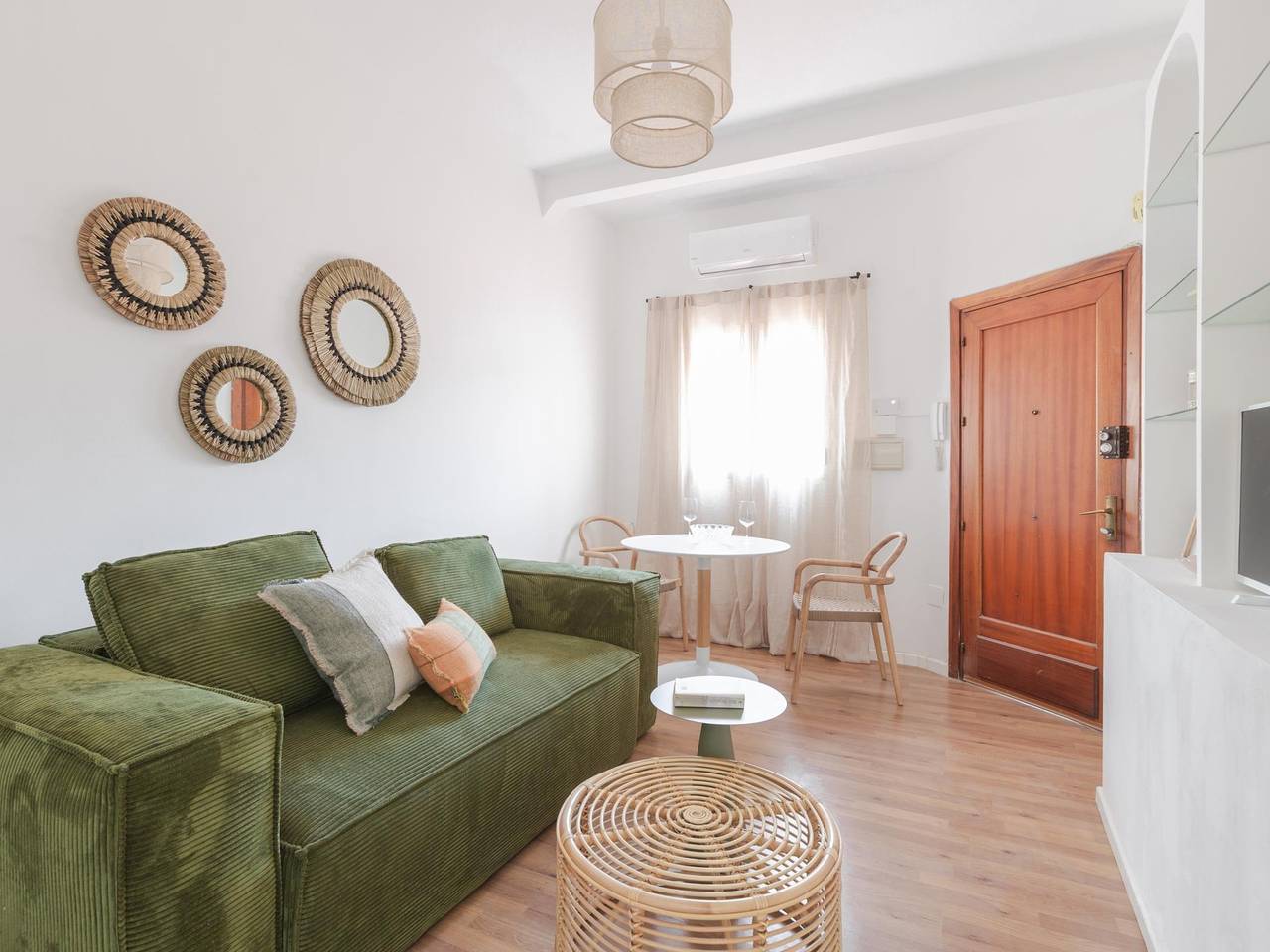Entire holiday apartment, Central apartment with large terrace in Malaga Centro Historico, Malaga