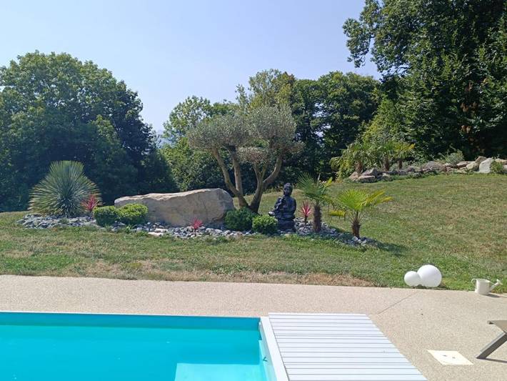 Location de vacances pour 6 personnes, avec piscine ainsi que vue et jardin, animaux acceptés à Coublevie - 3