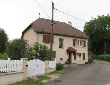 Cottage pour 2 personnes, avec jardin à Ougney