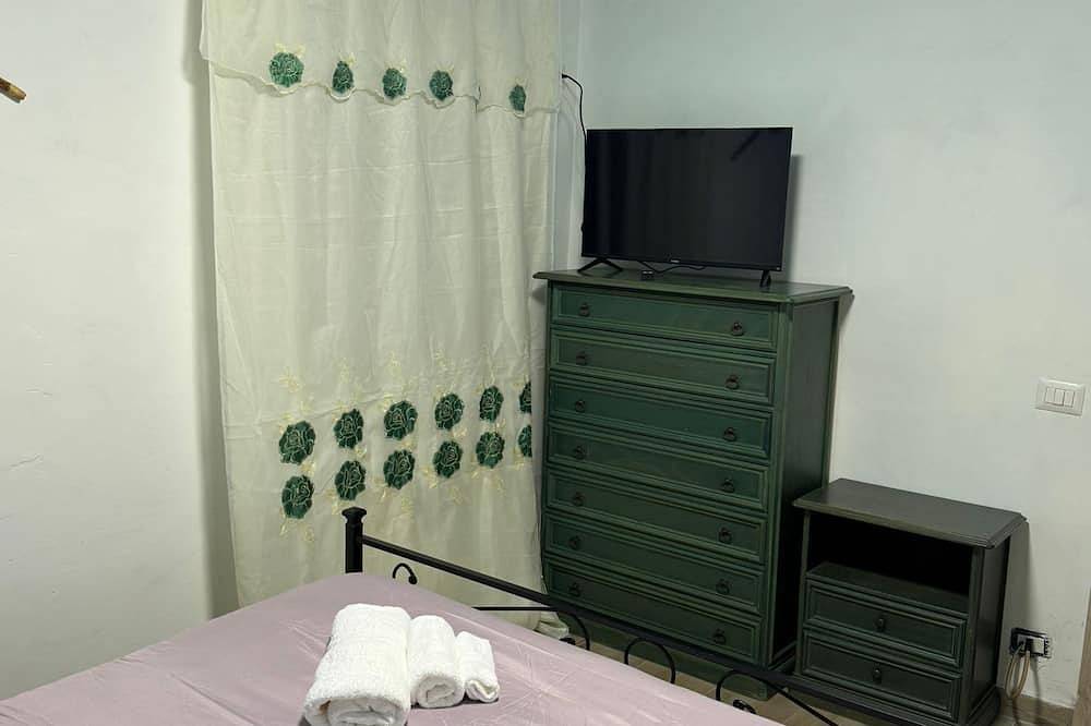 Domus Gavazzano in the Viterbo countryside three minutes from tusciaterme in Viterbo, Viterbo Province