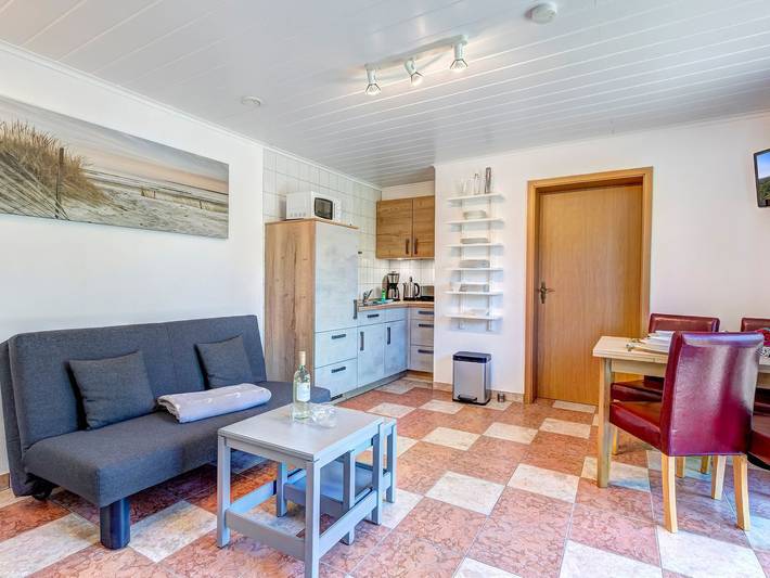 Ferienhaus für 4 Personen, mit Terrasse und Garten in Trassenheide - 3