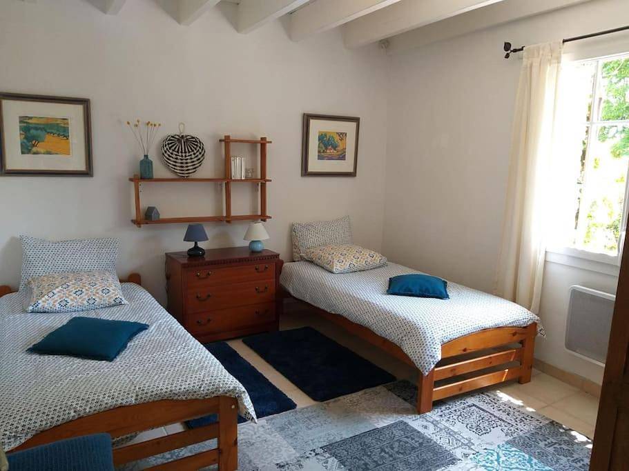 Two-Bedroom House in Champeaux, Côte de la Déroute