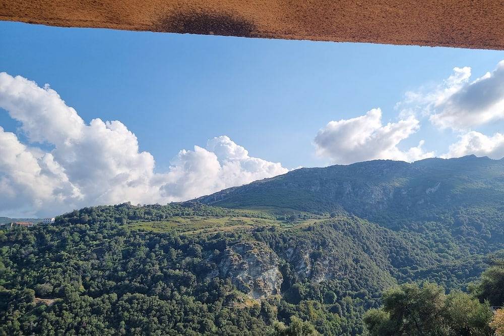 Ganze Wohnung, Appartement Dans une Residence Familliale in Santo-Pietro-di-Tenda, Calvi und Umgebung