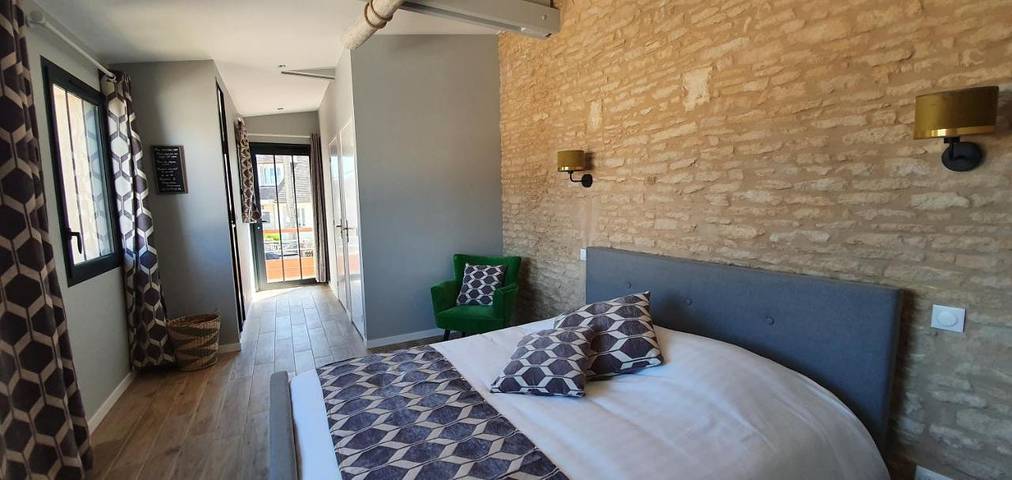 Hôtel pour 2 personnes, avec terrasse dans Office De Tourisme De Courseulles Sur Mer - 2