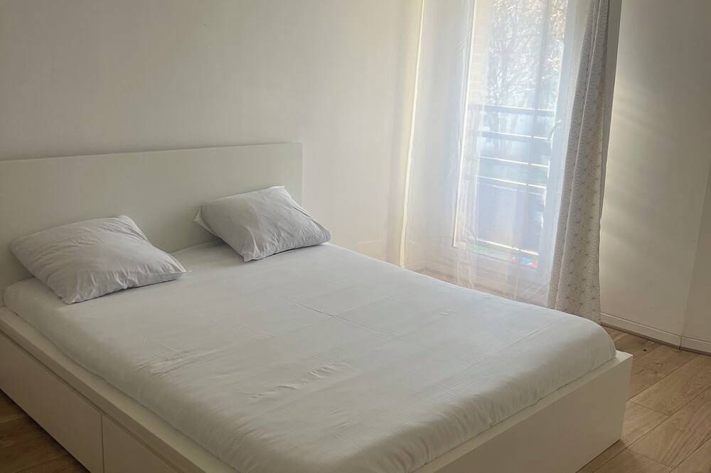 Entire apartment, Large, Bright Apartment in Rosny-sous-Bois, Seine-Saint-Denis