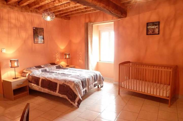 Location de vacances pour 4 personnes, animaux acceptés à Saint-Martin-du-Tartre - 2