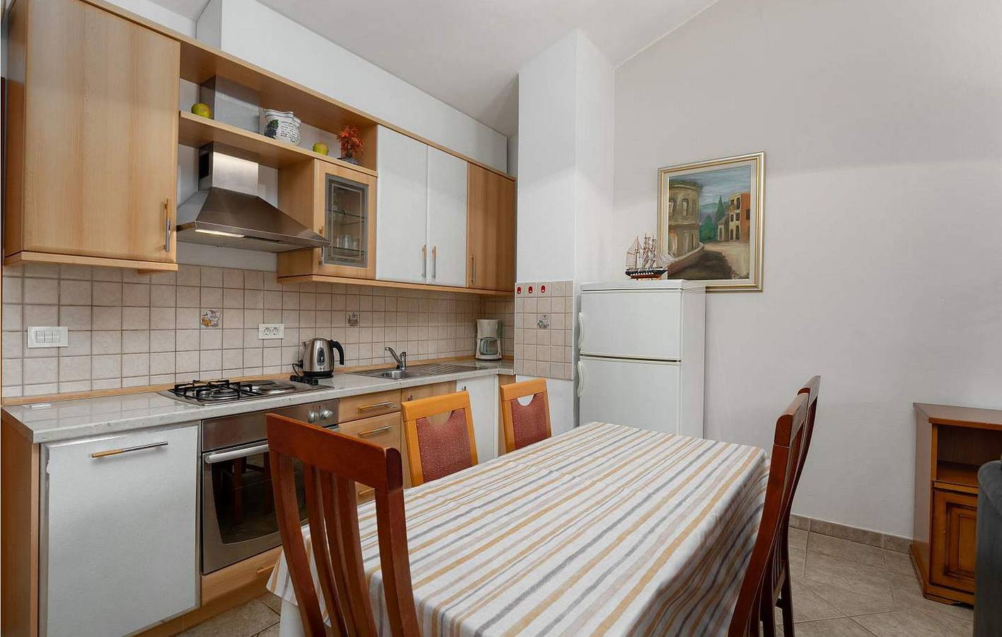 Appartamento intero, Accogliente appartamento con vista mare e terrazza ad Amarin, a 1,5 km dalla spiaggia in Rovigno, Rovigno e dintorni