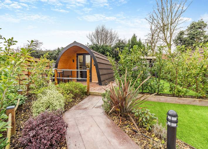 Glamping for 2 people in Midlands