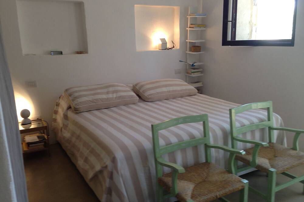 Casa Fico, surrounded by greenery a few kilometers from the sea and with a dream pool! in Marittima, Diso
