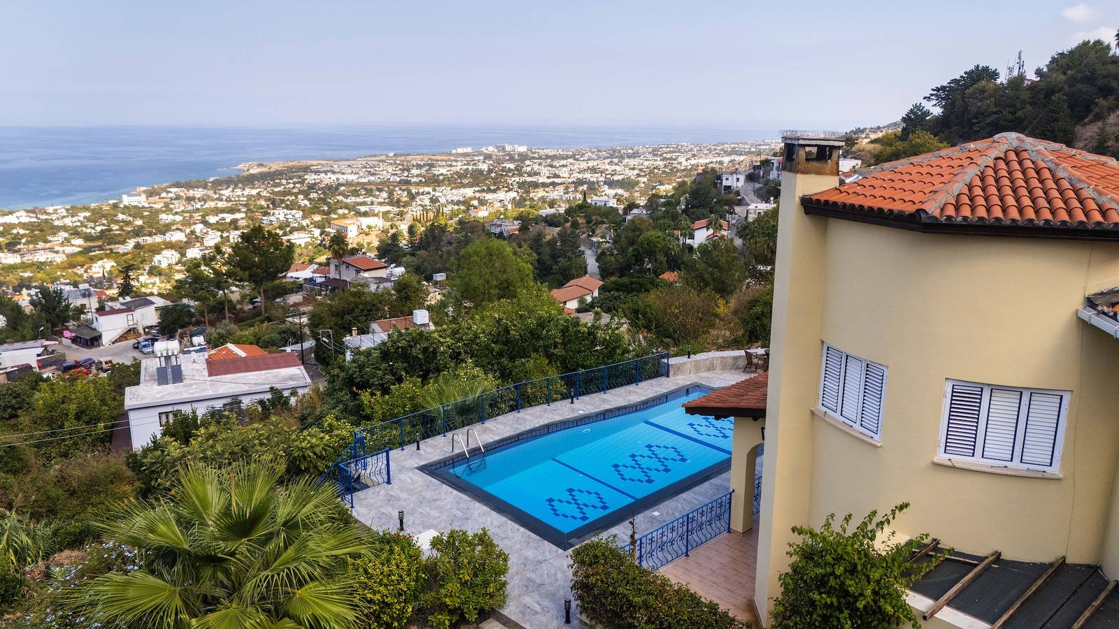 Villa de 4 dormitorios con vistas increíbles in República Turca del Norte de Chipre