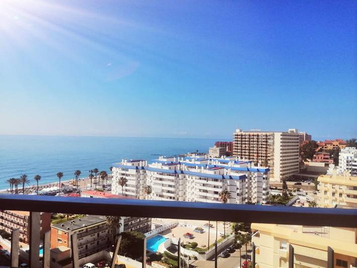 Gehele studio, Studio Appartement 'El Mirador Del Mar' met Uitzicht op Zee, Gedeeld Zwembad en Airconditioning in Torrequebrada, Benalmádena