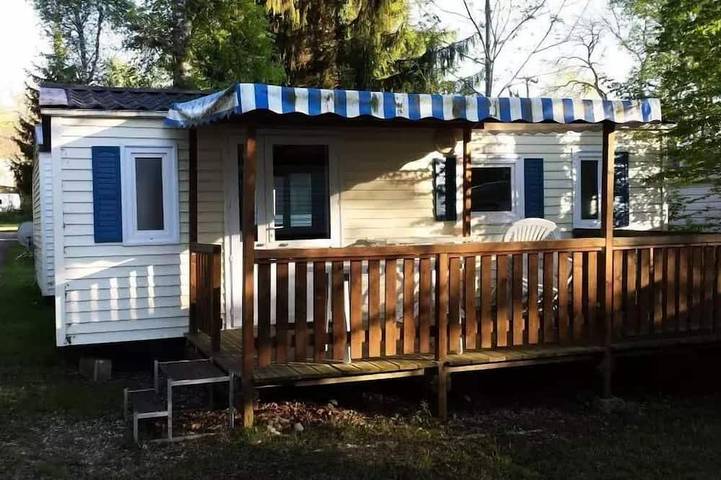 Mobil home pour 5 personnes à Pont-de-Poitte