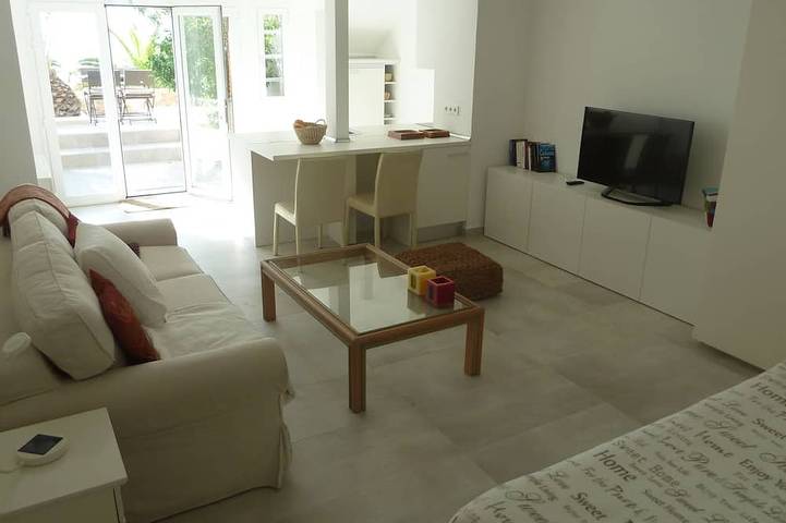 Gîte pour 6 personnes, avec balcon ainsi que piscine et jardin à Cala Tarida - 4