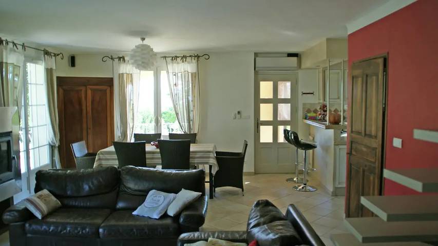 Location de vacances pour 7 personnes, avec jardin et piscine à Reillanne - 3