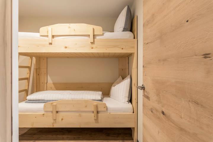 Entire apartment, Holiday Apartment 'Villa Lara Föhre' with Mountain View, Shared Terrace and Wi-Fi in Telfen-Lanzin, Kastelruth