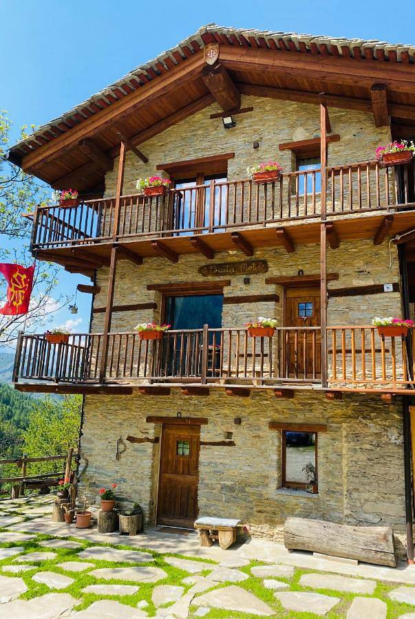 Gîte pour 2 personnes, avec balcon ainsi que jardin et vue à Marmora