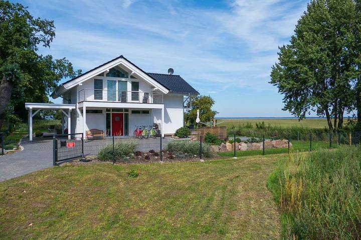 Ferienhaus für 4 Personen, mit Balkon und Whirlpool sowie Garten am Saaler Bodden - 3