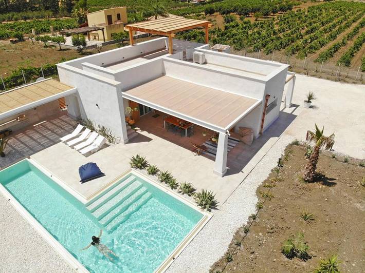 Villa per 5 persone, con giardino e piscina nonché terrazza in Alcamo