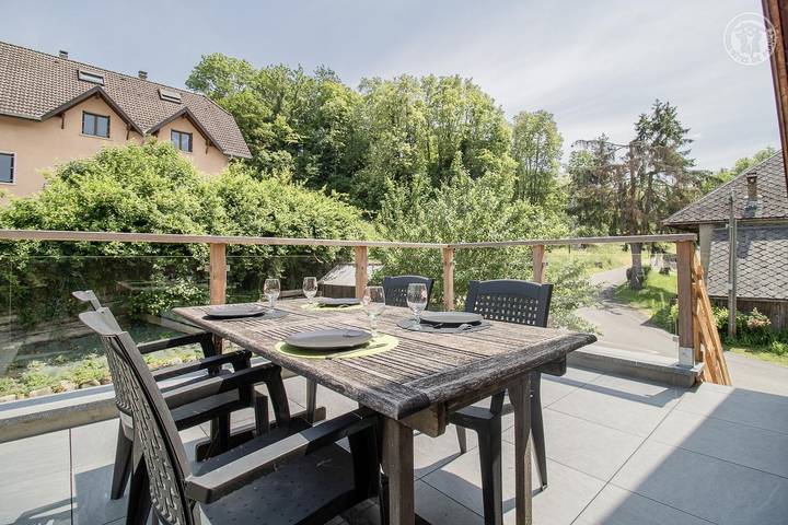 Gîte pour 4 personnes, avec terrasse dans Bauges