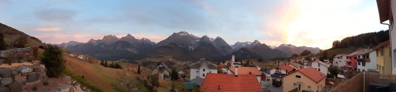 Ferienwohnung für 5 Personen, mit Terrasse und Garten sowie Ausblick