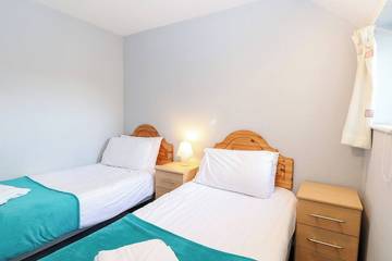 Holiday Home for 4 People in Wroxham, Norfolk, Photo 2