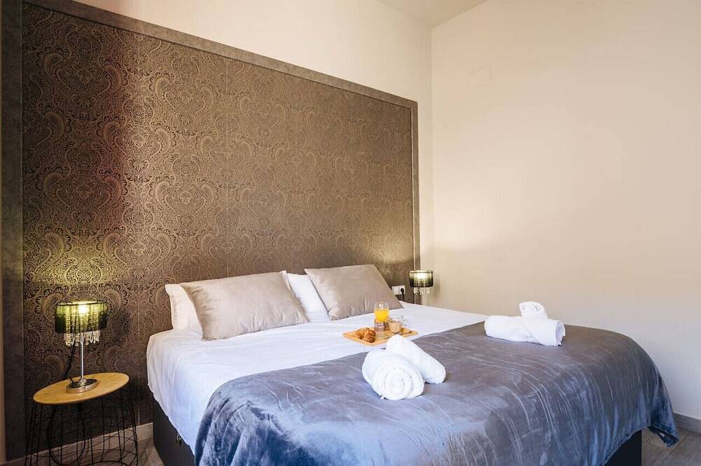 The Secret To A Great Stay in Seville | 1' Giralda in Casco Antiguo, Sevilla