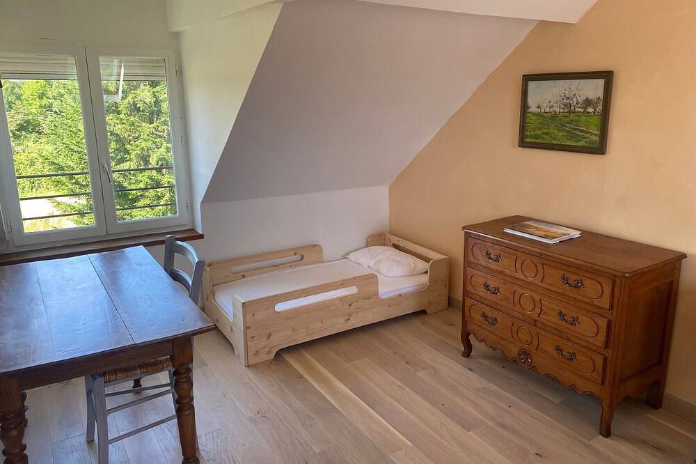 Gîte écologique familial en campagne, idéal pour sports et nature in Moulins-le-Carbonnel, Parc naturel régional Normandie-Maine