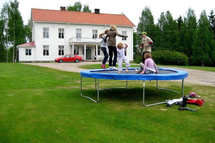 Maison de vacances pour 50 personnes, avec piscine ainsi que jardin et sauna en Suède