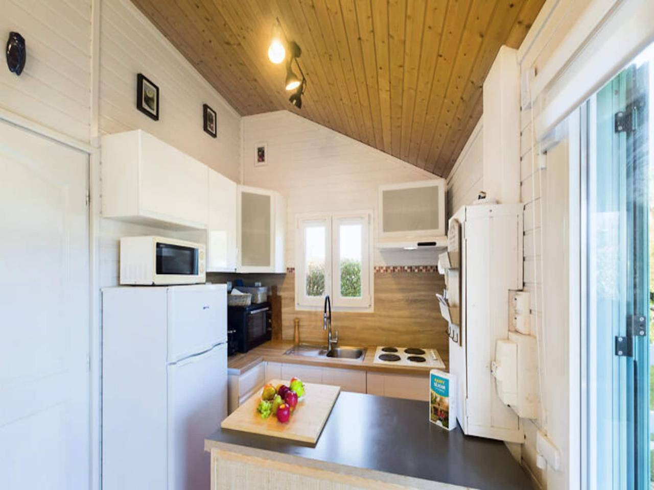 Entire apartment, Apartment in Pont-l'Abbé with Pool Access in Pont-l'Abbé, Quimper region