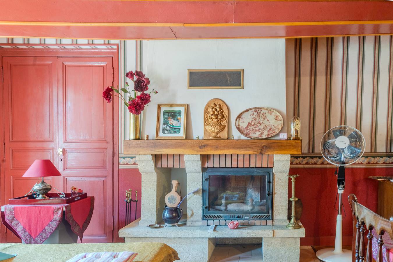 Casa Vacacional 'Des Tilleuls' con Jardín Privado in Saint-Mathieu, Parque Natural Regional Périgord-Limousin