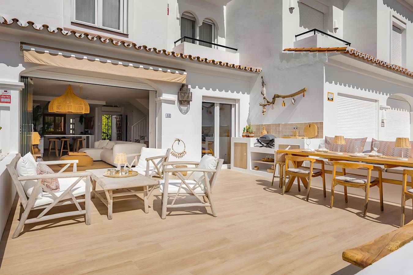 Vakantiehuis 'Casa Cosy Beach' met zeezicht, terras, gedeeld zwembad & Wi-Fi in Alboran Hills, Manilva