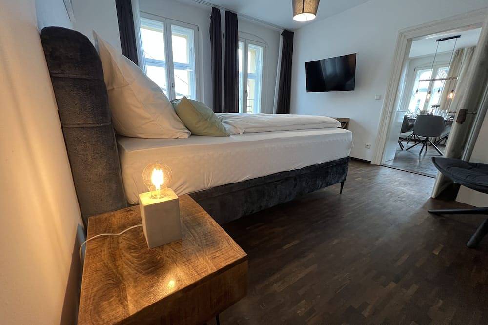 Ganze Wohnung, Liboria: Stylische Altstadtwohnung in Regensburg, Ostbayern