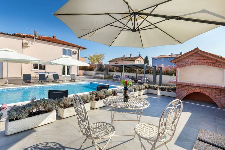 Villa für 12 Personen, mit Garten, kinderfreundlich - 1