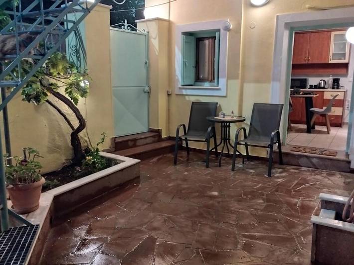 Apartamento para 4 personas, con jardín y terraza en Lesbos