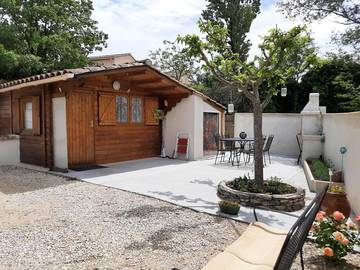 Maison de campagne pour 3 personnes, avec vue ainsi que jardin et terrasse à Mormoiron