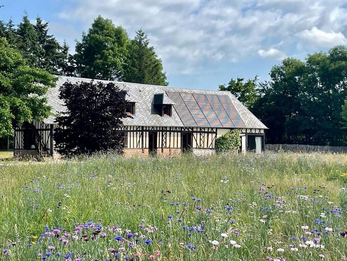 Villa pour 10 personnes, avec Balcon et Terrasse ainsi que Jardin et Piscine
