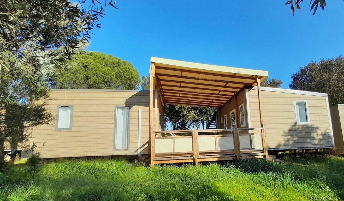 Zecamping 5 étoiles familial espace aquatique mobil-home Tv Lv clim 46m2 in Le Muy, Middellandse Zeekust (Frankrijk)