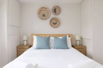 Holiday Home for 7 People in West Wittering, West Sussex, Photo 1
