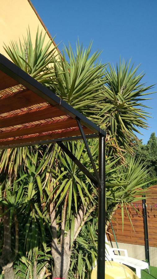 Gîte pour 2 personnes, avec terrasse ainsi que jardin et vue à Le Soler - 2