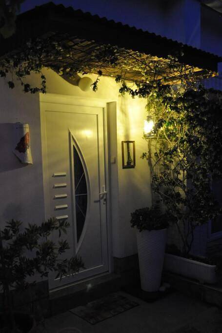 Ferienhaus für 3 Personen, mit Balkon und Terrasse sowie Garten in Banjol - 3