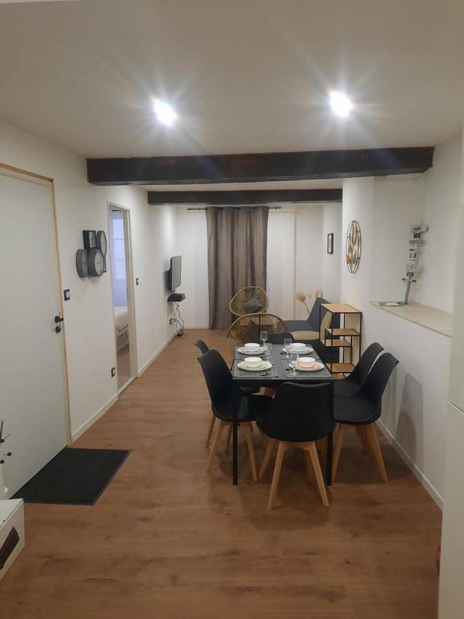 Appartement entier, One-Bedroom Apartment in Trévoux, Ain
