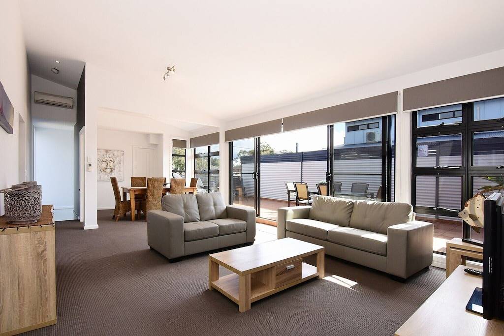 Ganze Wohnung, Schöner Ort! Main St Huskisson - Familienfreundliche Wohnung - 750m zum Strand! in Huskisson, Jervis Bay